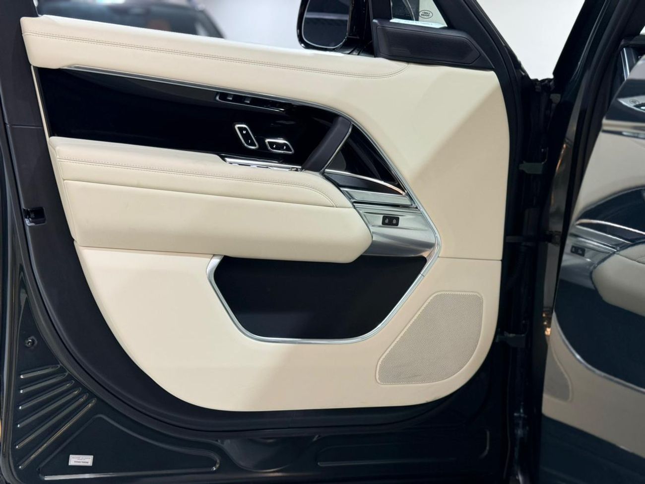 لاند روفر رينج روفر P530 SE