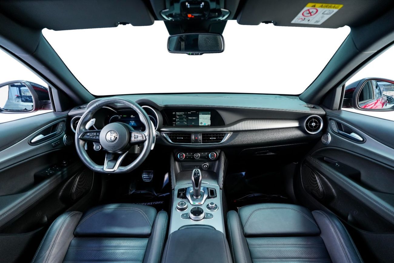 ألفا روميو ستيلفيو فيلوتشي GCC-1 Owner-Low Mileage-Gargash Warranty & Service Contract Until 2029