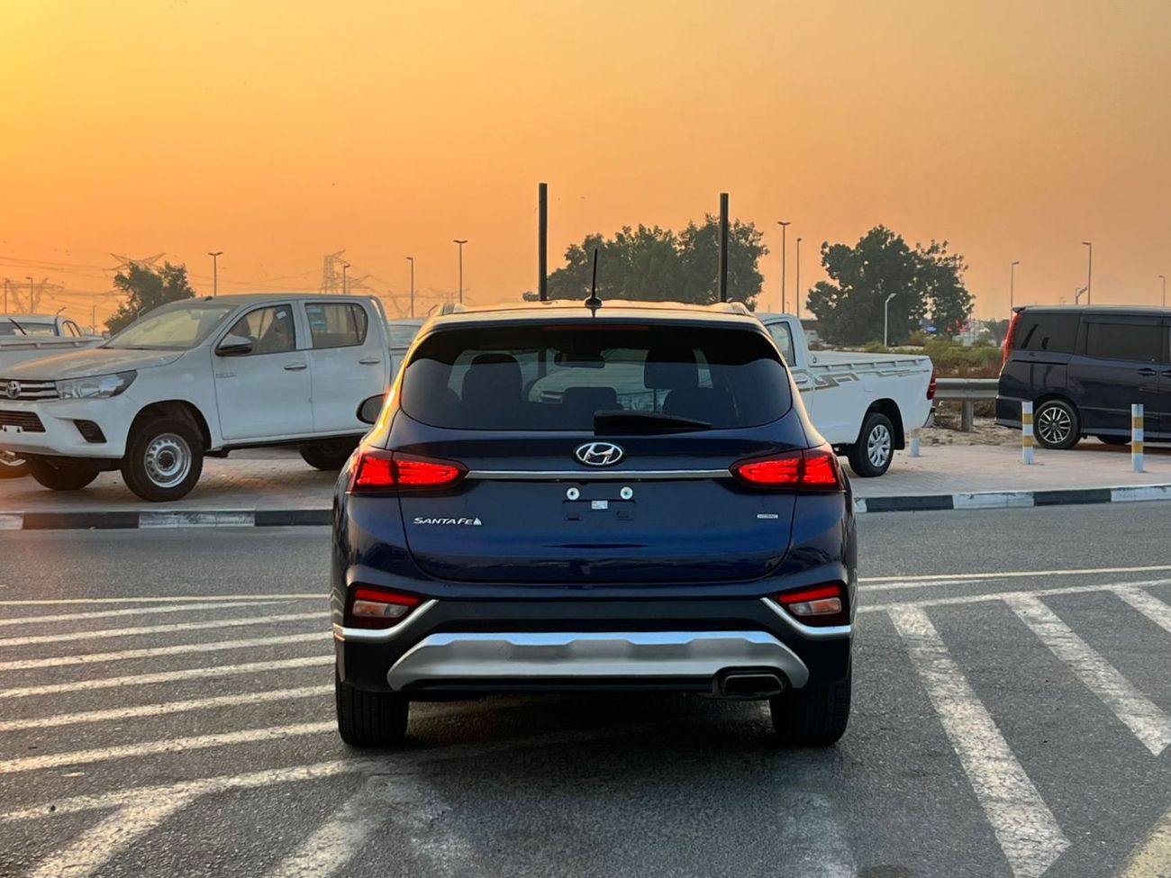 Hyundai Santa Fe 2019 Hyundai Santafe MiOption  2.0L V4 - Apple / Android Play -  AWD 4x4 - 89000 Mileage