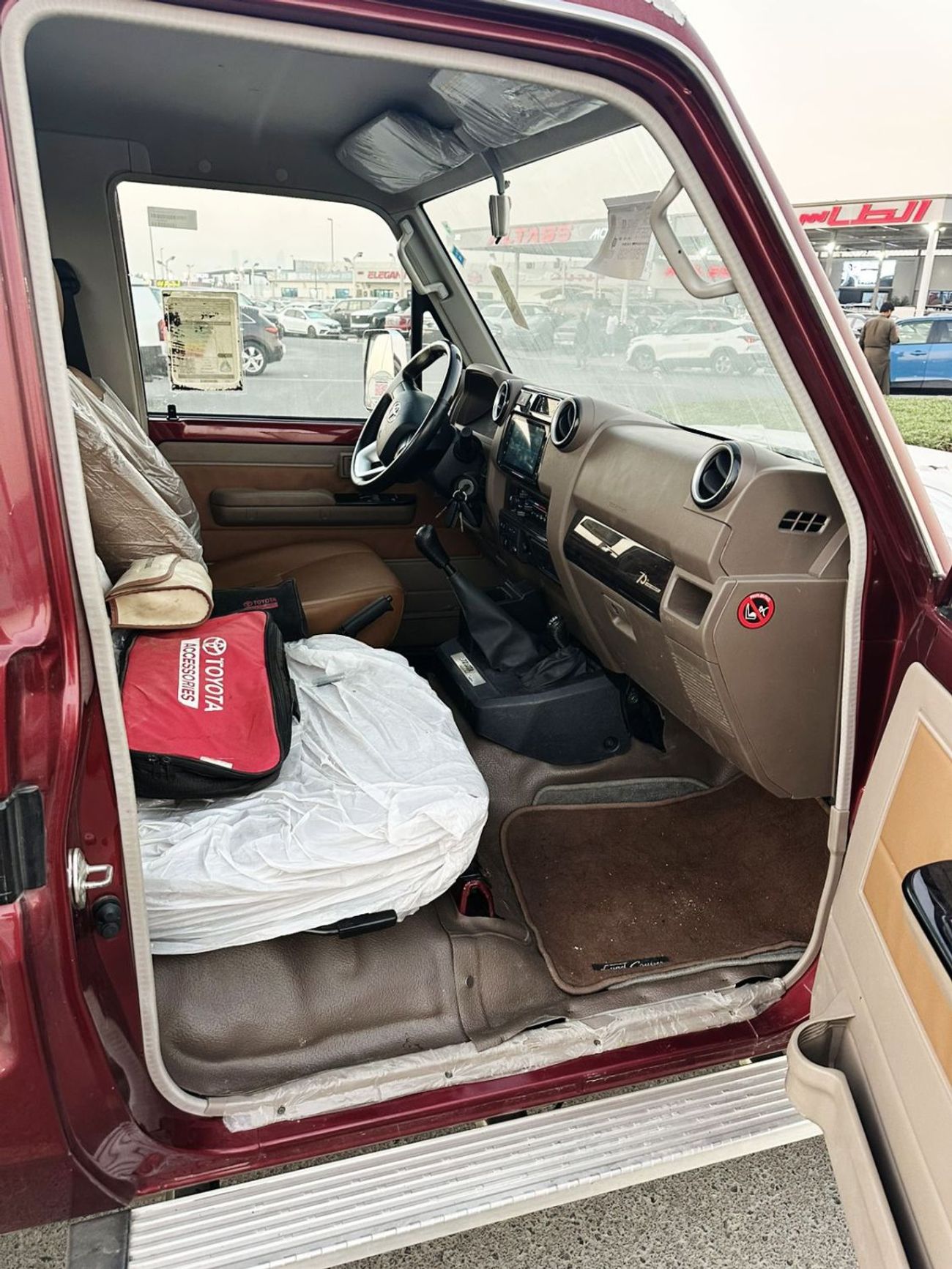 Toyota Land Cruiser Pick Up SC 4.0L V6 2022 Model RED COLOR