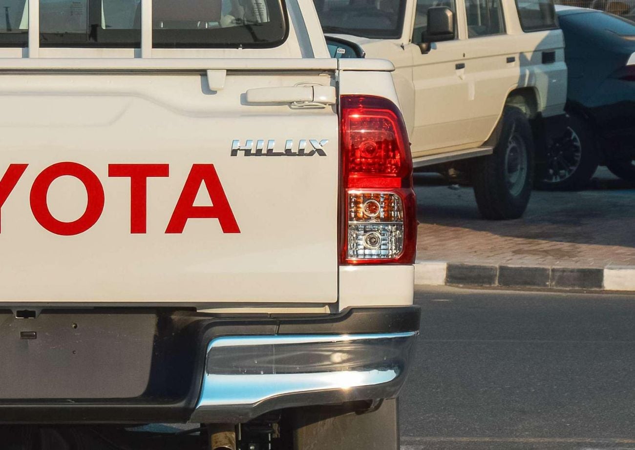 تويوتا هيلوكس DLX 2.4L 4WD DIESEL PICKUP 2026