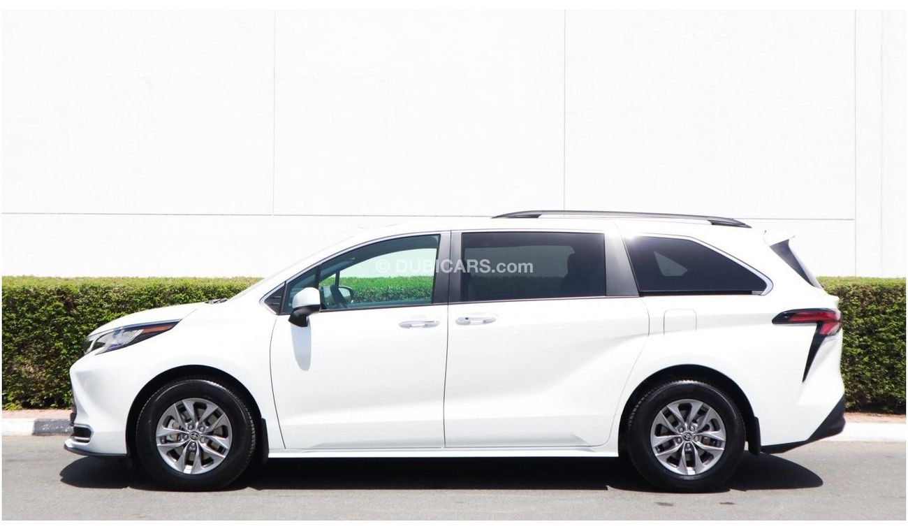 Toyota Sienna XLE Hybrid. Local Registration + 10%