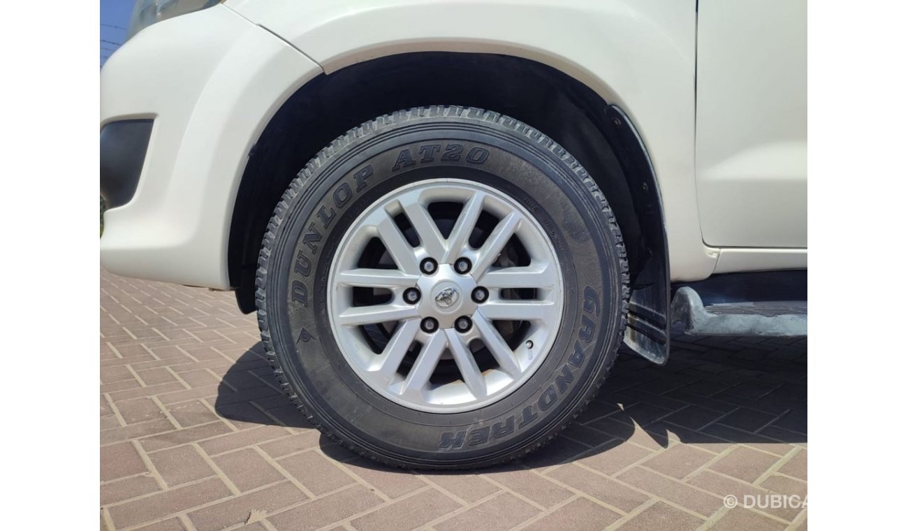 Toyota Fortuner SR5 TOYOTA	FORTUNER 2012- WHITE 	- PETROL	KMS 195970	-LHD- AUTO || MHFYX59G5C8029872 LOCAL /EXPORT.