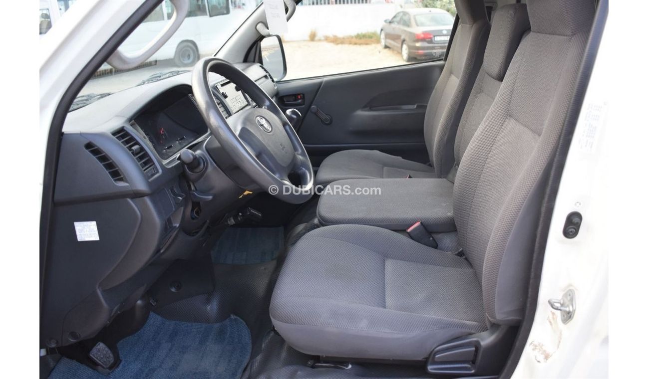 Used TOYOTA HIACE 2015 (6 SEATER)(HALF PASSENGER & HALF CARGO) 2015 for
