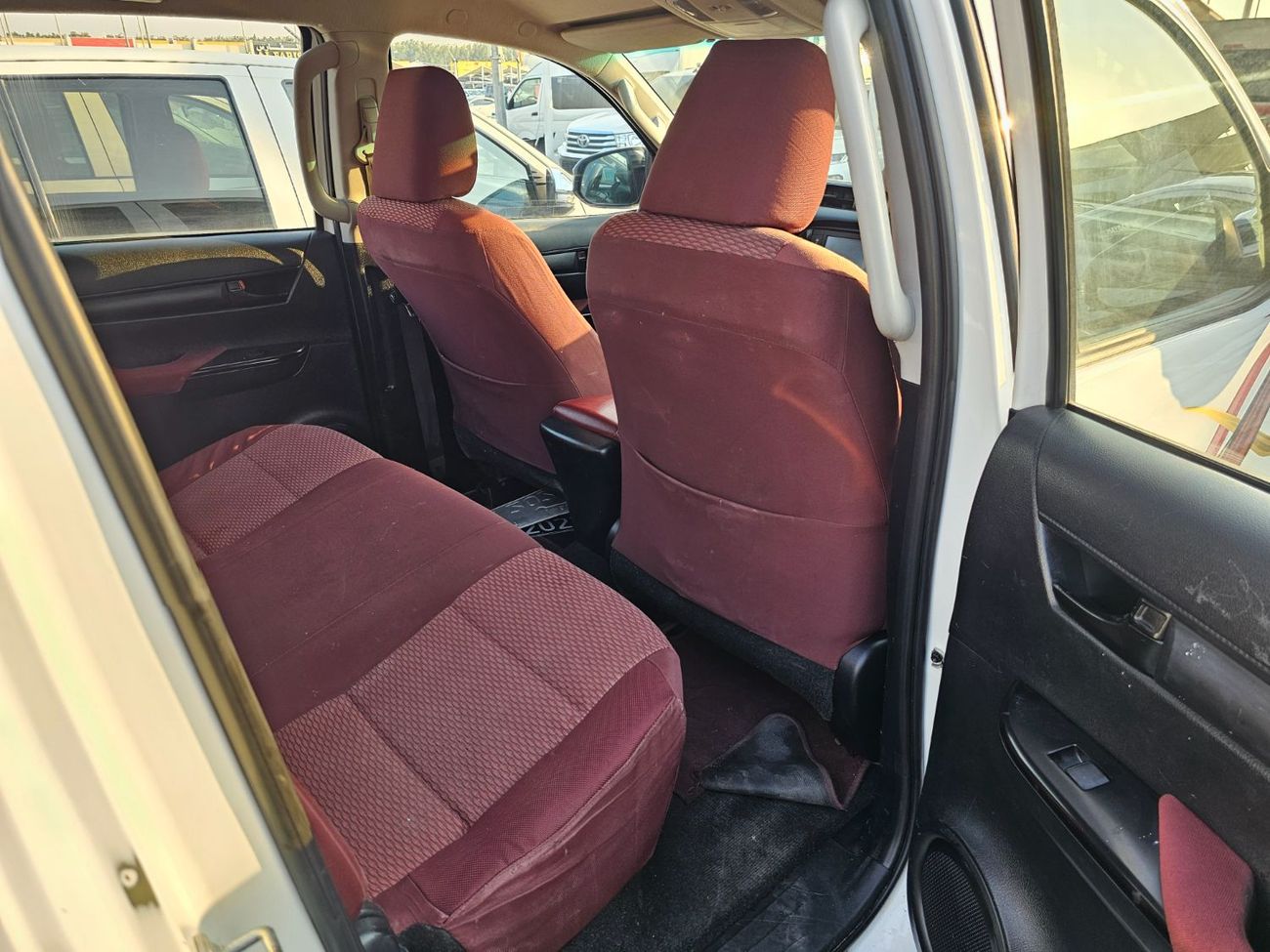 Toyota Hilux Double Cabin Pickup LHD 2.7L 4WD Petrol Automatic 4 Cylinders 5 Seats 4 Doors