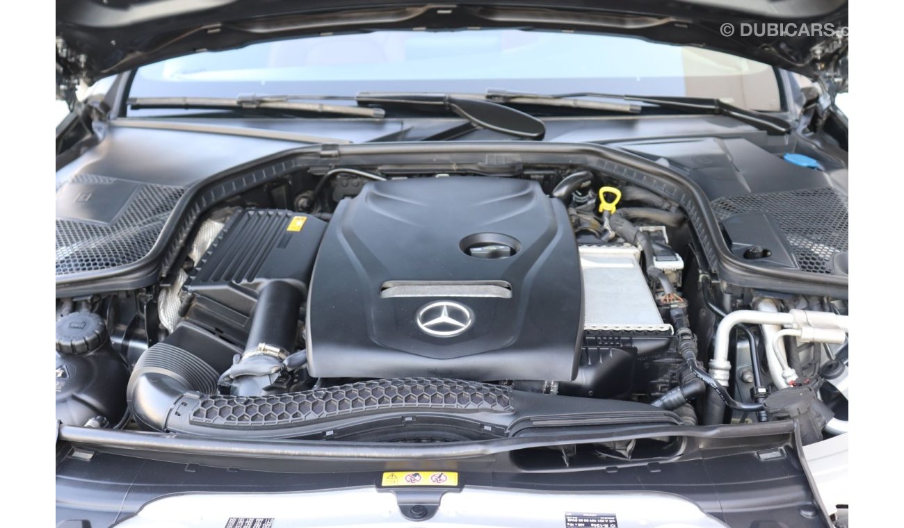 مرسيدس بنز C 300 كوبيه = NEW ARRIVAL = FREE REGISTRATION = WARRANTY = BANK FINANCE AVAILABLE