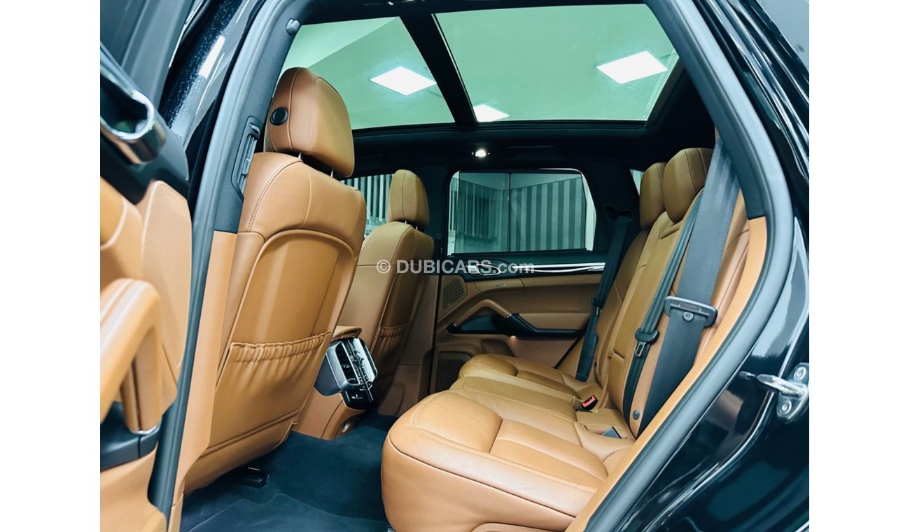 Porsche Cayenne Std GCC .. FSH .. Low Milegea .. Perfect Condition .. Top Range ..  V6.