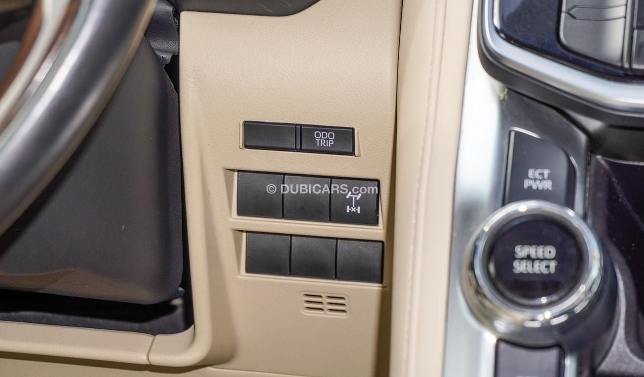 تويوتا لاند كروزر GXR 4.0 L V6