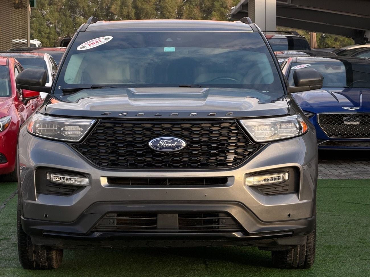 Ford Explorer XLT, fully loaded with panoramic