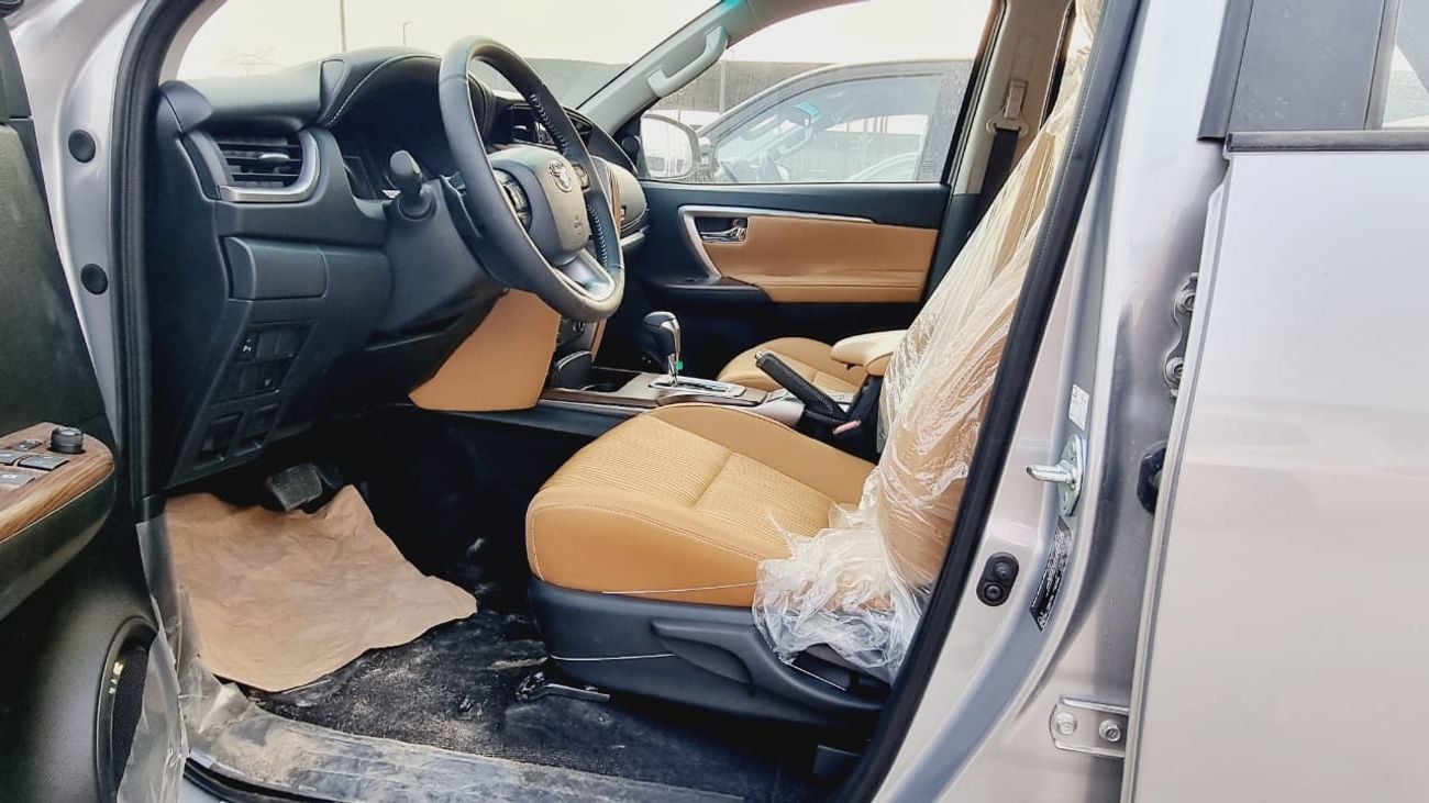Toyota Fortuner TOYOTA FORTUNER 2.7L PETROL 4X4 PUSH START DIGITAL A/C MY 2024