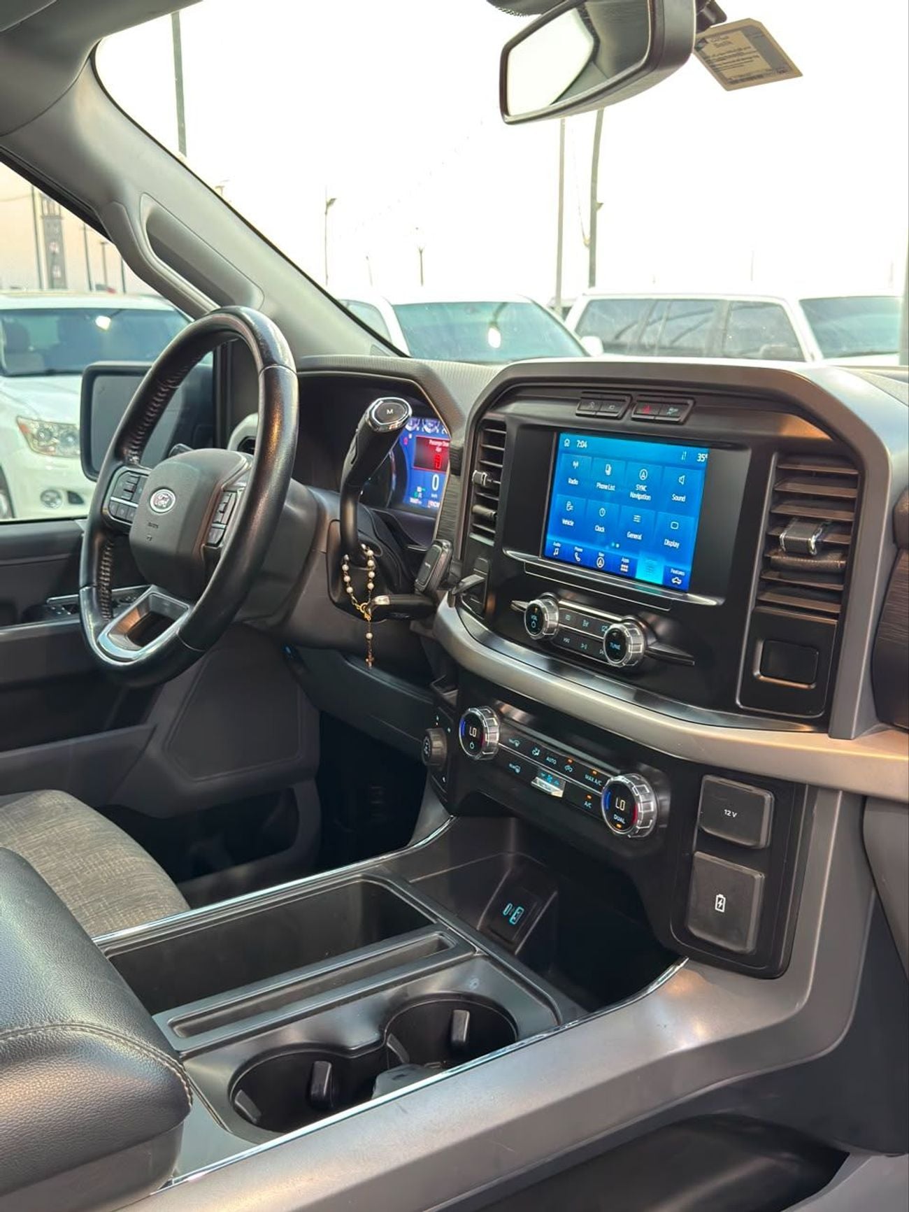 Ford F-150 XLT CREW CAB