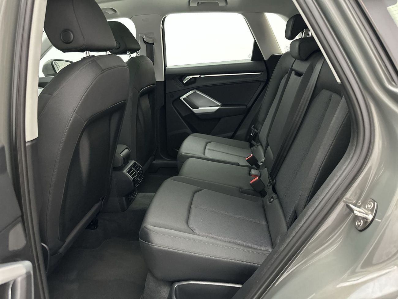 أودي Q3 35 TFSI Advanced 2.0L 150hp (Ref# 27216)