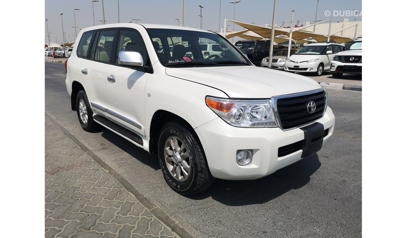 Toyota Land Cruiser تويوتا لاند كروزر كير عادي موديل 2009 بحالة ممتازة