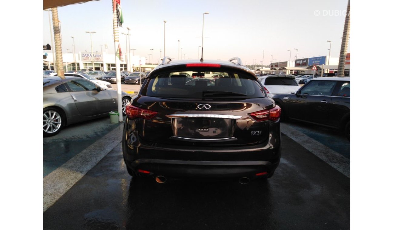 Infiniti FX35