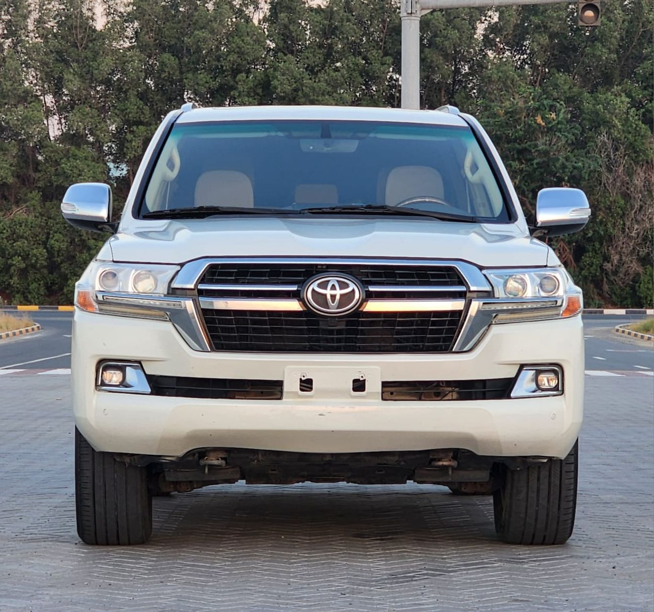 Toyota Land Cruiser GXR .DIESEL FULL OPTION