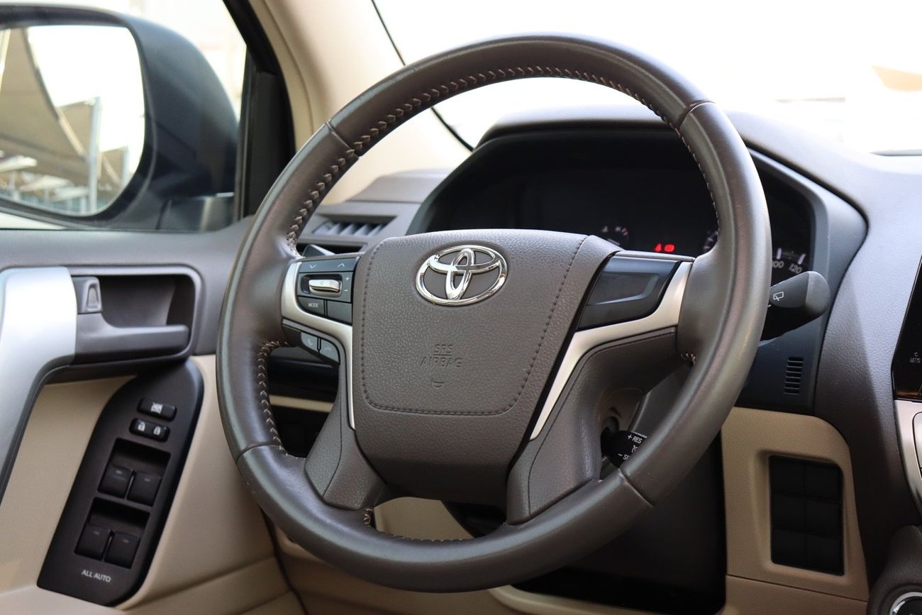 Toyota Prado VXR 4.0L AWD Toyota Prado VX.R / 2020 / V6 / GCC / Full Service History Available