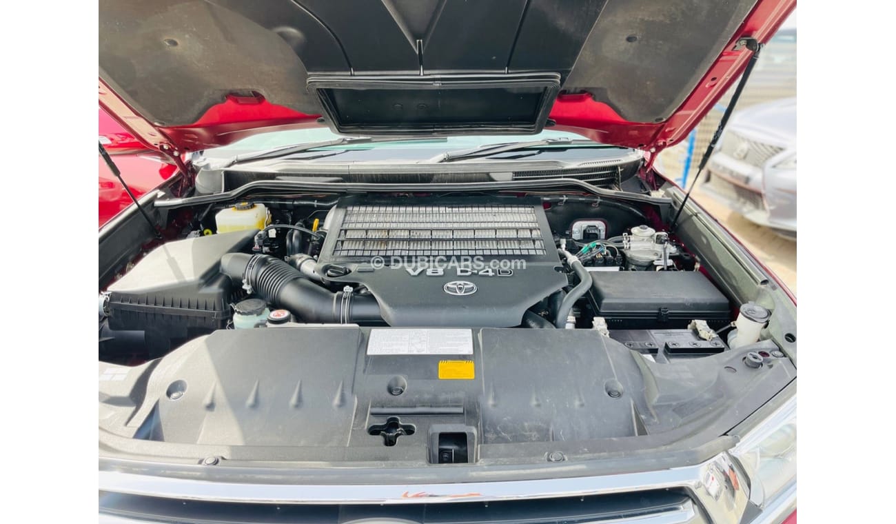 Toyota Land Cruiser VXR Vxr Toyota Landcruiser RHD Diesel engine model 2020 car very clean and good condition
