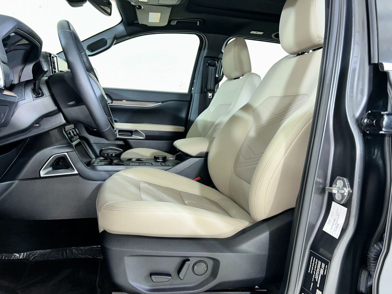 فورد ايفرست EVR624 LIMITED / FREE Insurance + Registration / AL TAYER MOTORS / AL QOUZ SHOWROOM