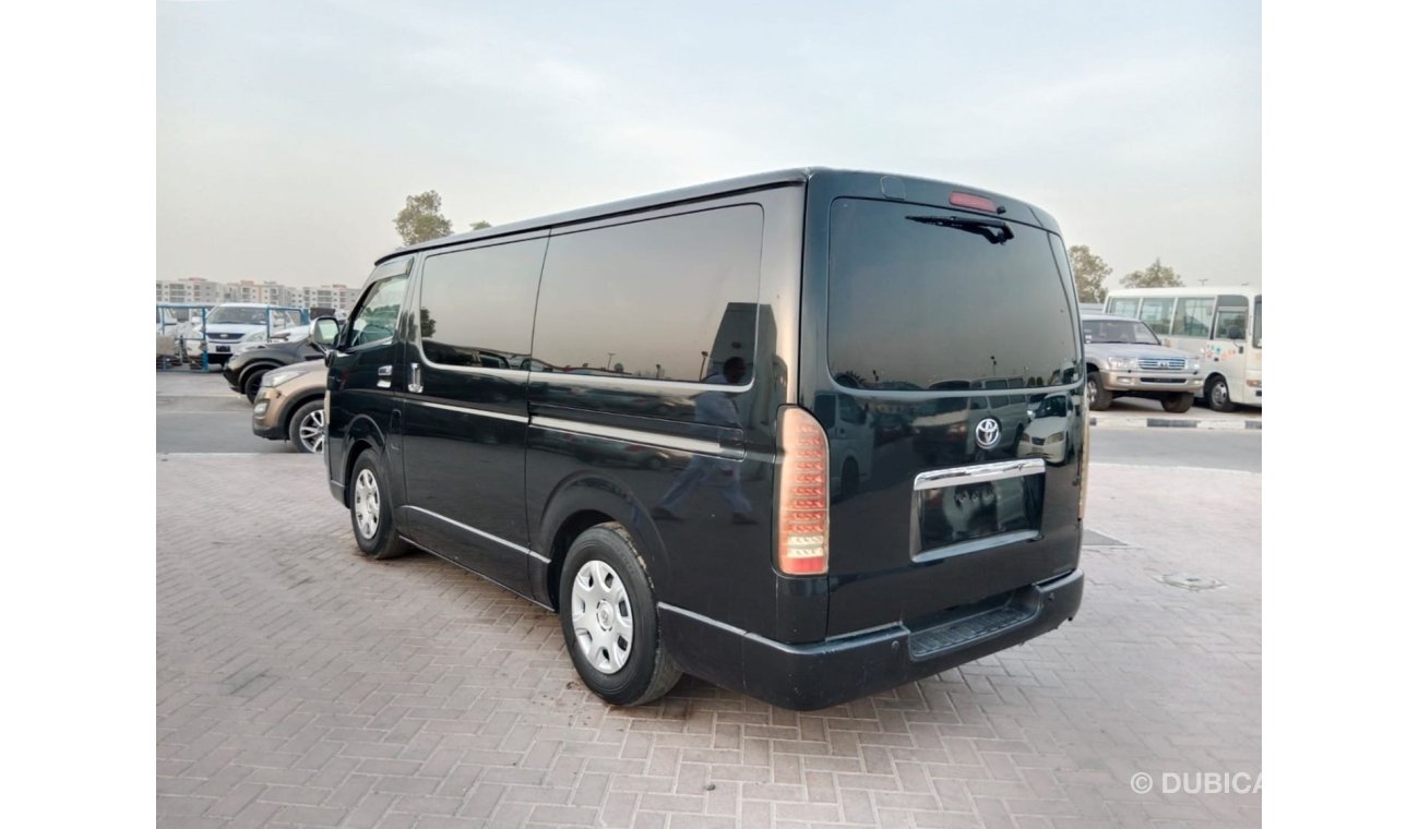 تويوتا هاياس TOYOTA HIACE VAN RIGHT HAND DRIVE (PM1622)