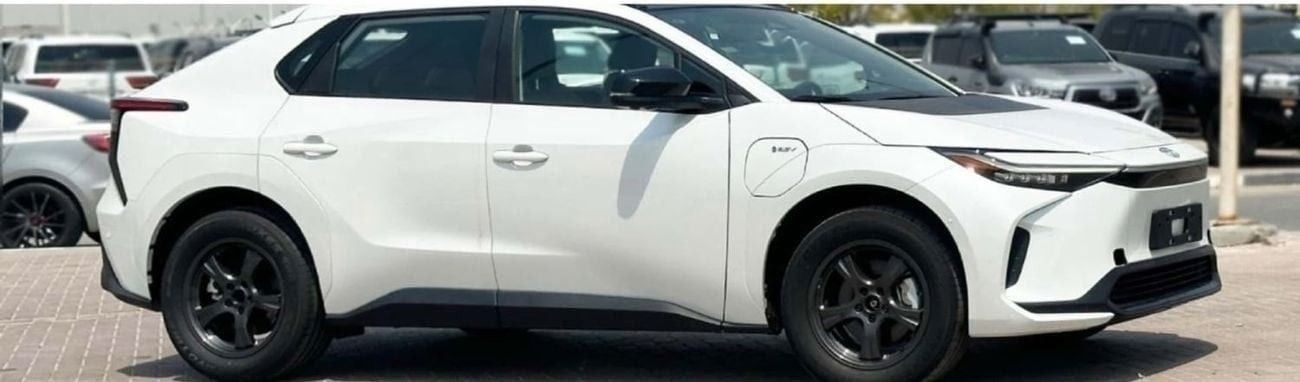 تويوتا bZ4X TOYOTA BZ4X FULL EV LONG RANGE 615km FULL OPTION 2WD WITH AUTO PARK