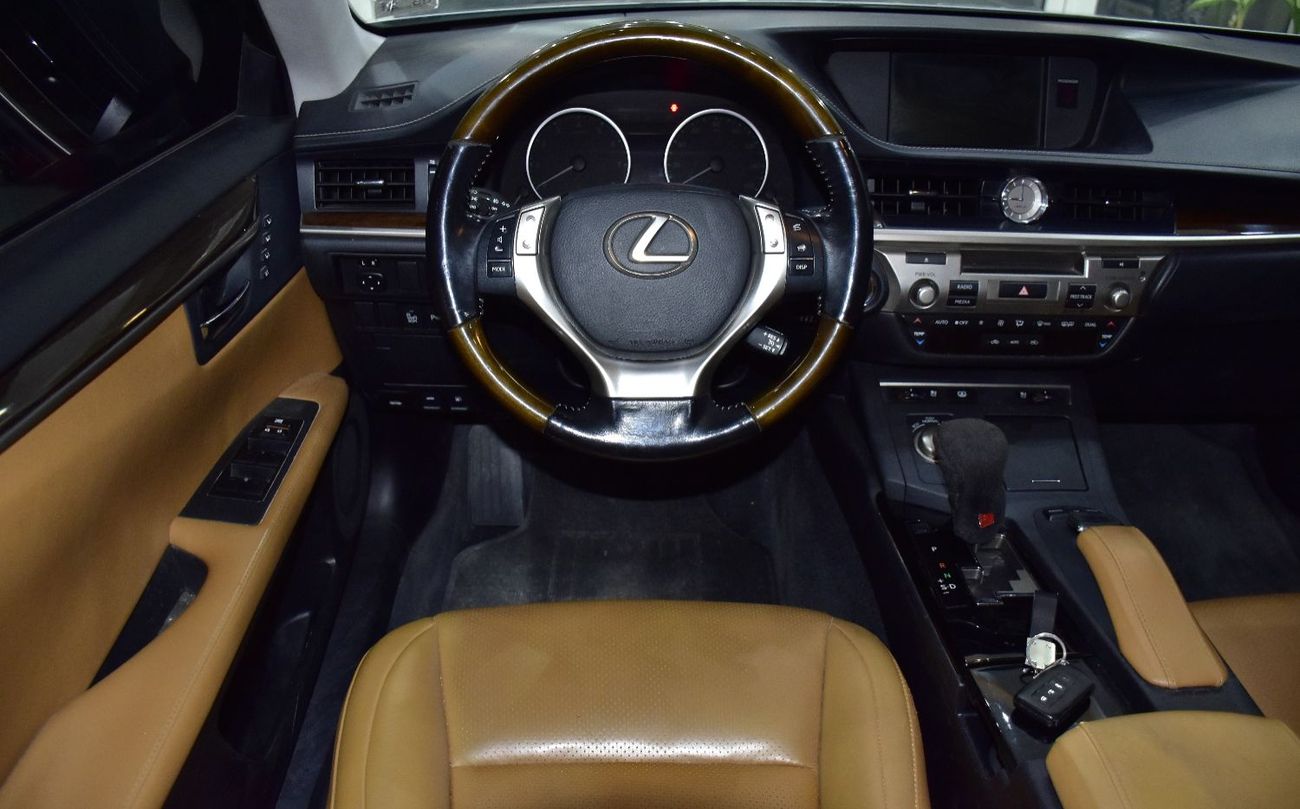 لكزس ES 350 PLATINUM EXCELLENT DEAL for our Lexus ES350 ( 2015 Model ) in Silver Color American Specs