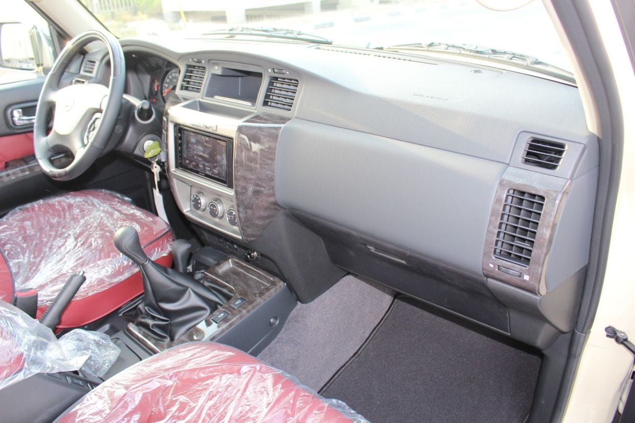 Nissan Patrol Super Safari Manual Gear |Brand New | Under Official Dealer Warranty | Full Option
