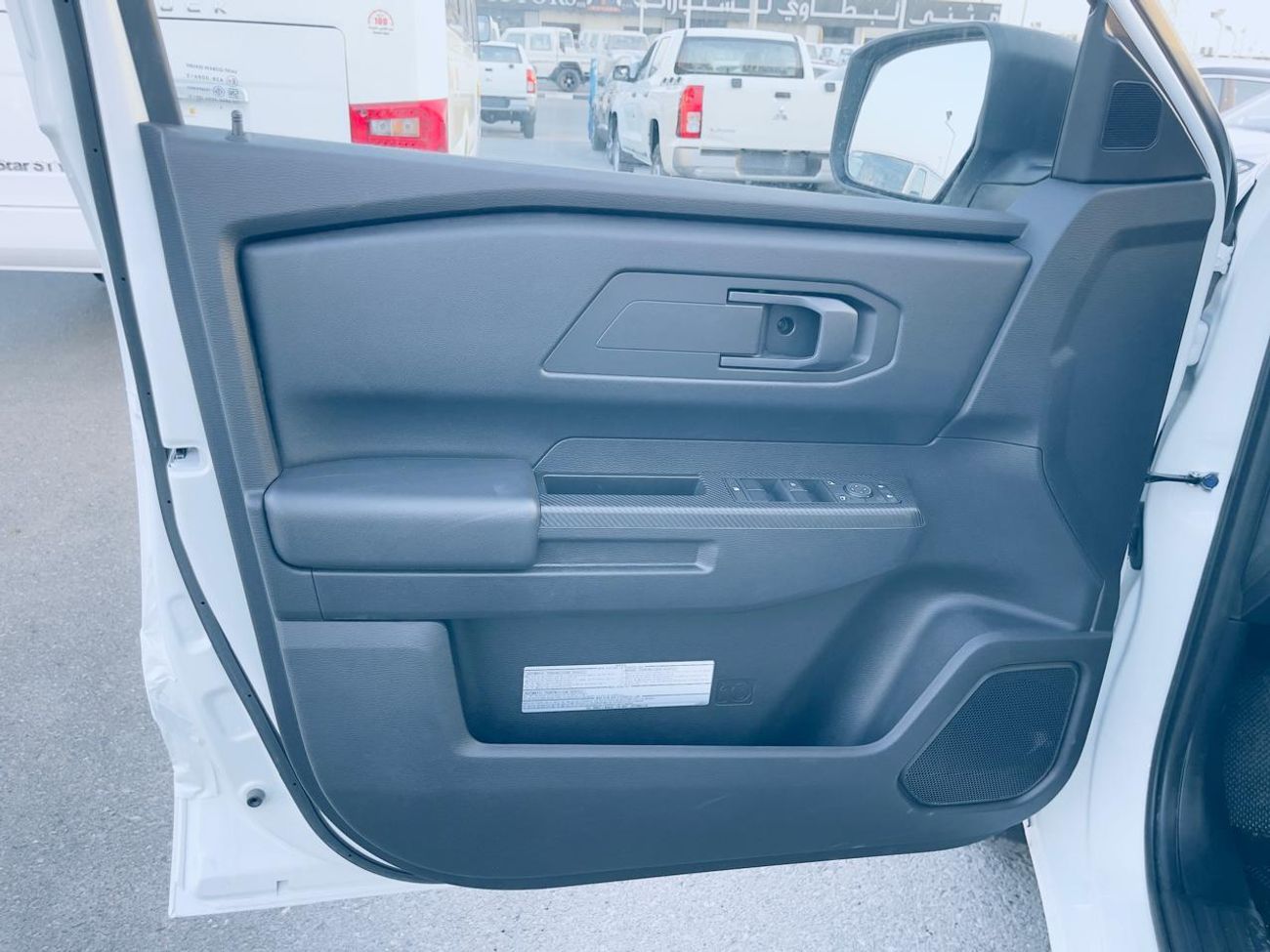 ميتسوبيشي L200 MITSUBISHI L200 GL 2.4L (128 HP) Double Cab Utility