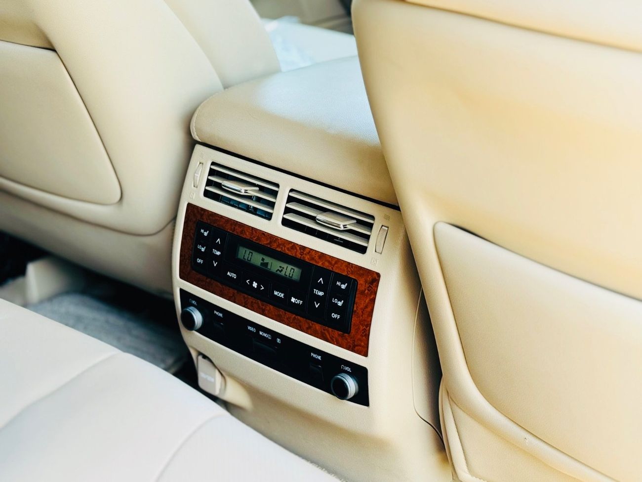 Toyota Land Cruiser ZX FULL OPTION TOP OF THE RANGE