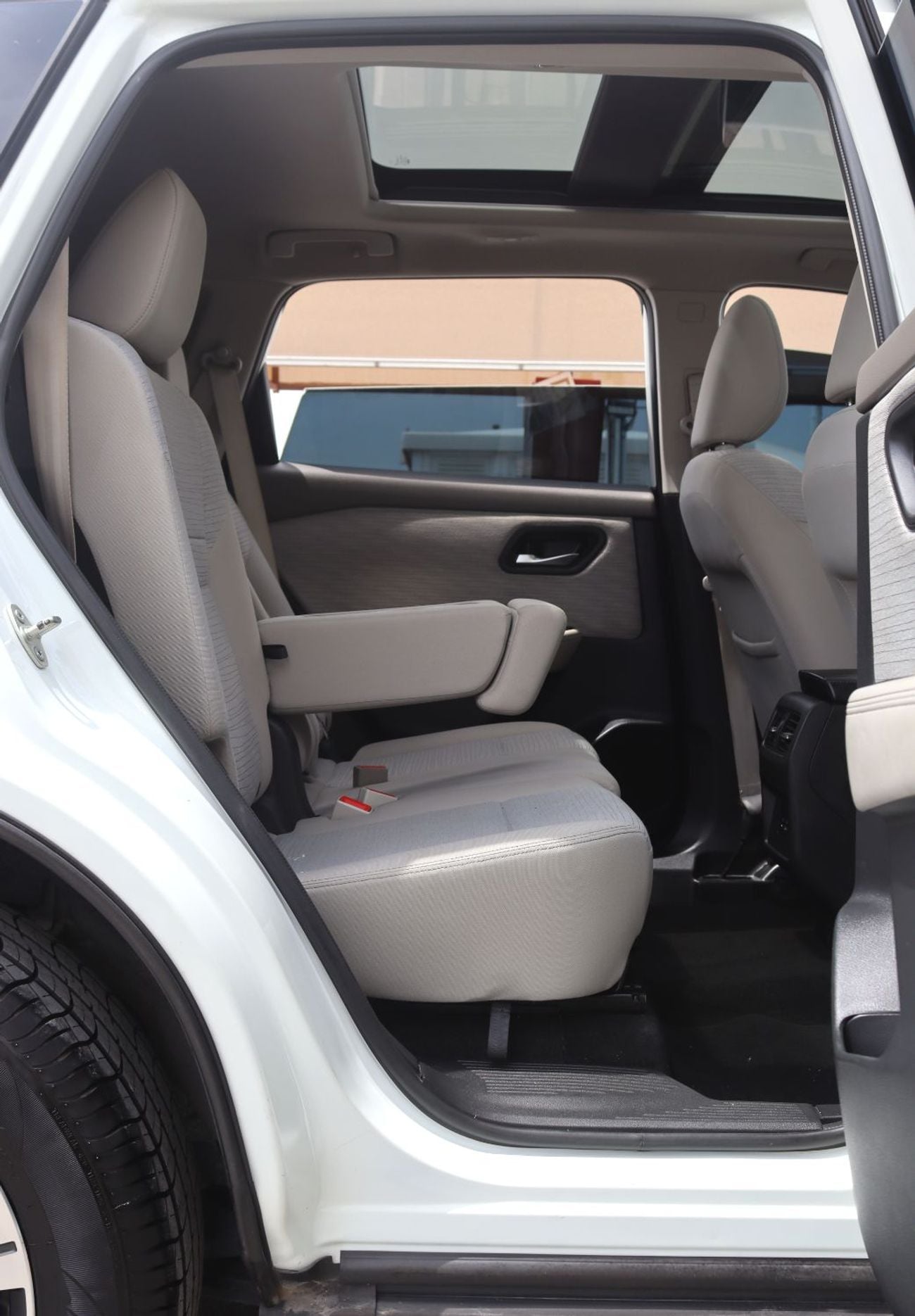 نيسان إكس تريل نيسان إكستريل - 2023 -خليجى - فل أوبشن - 4WD - بدون حوادث -محرك 2.5-عدد7مقاعد - بحاله ممتازه