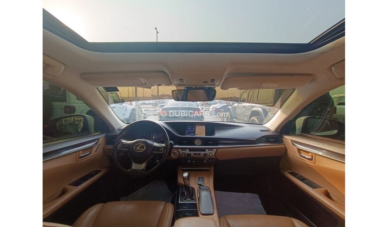 Lexus ES 300 The car is very good, in perfect condition, looks clean from the inside and outside without any acci