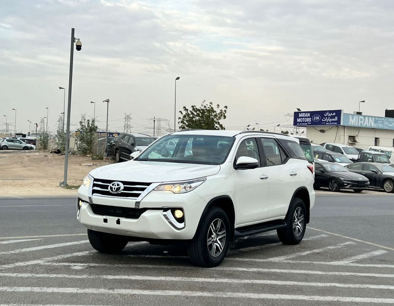 تويوتا فورتونر EXR 2019 Toyota Fortuner 2.7L V4 -AWD 4x4 GCC - Rear CAM & Sensor - Cruise Control