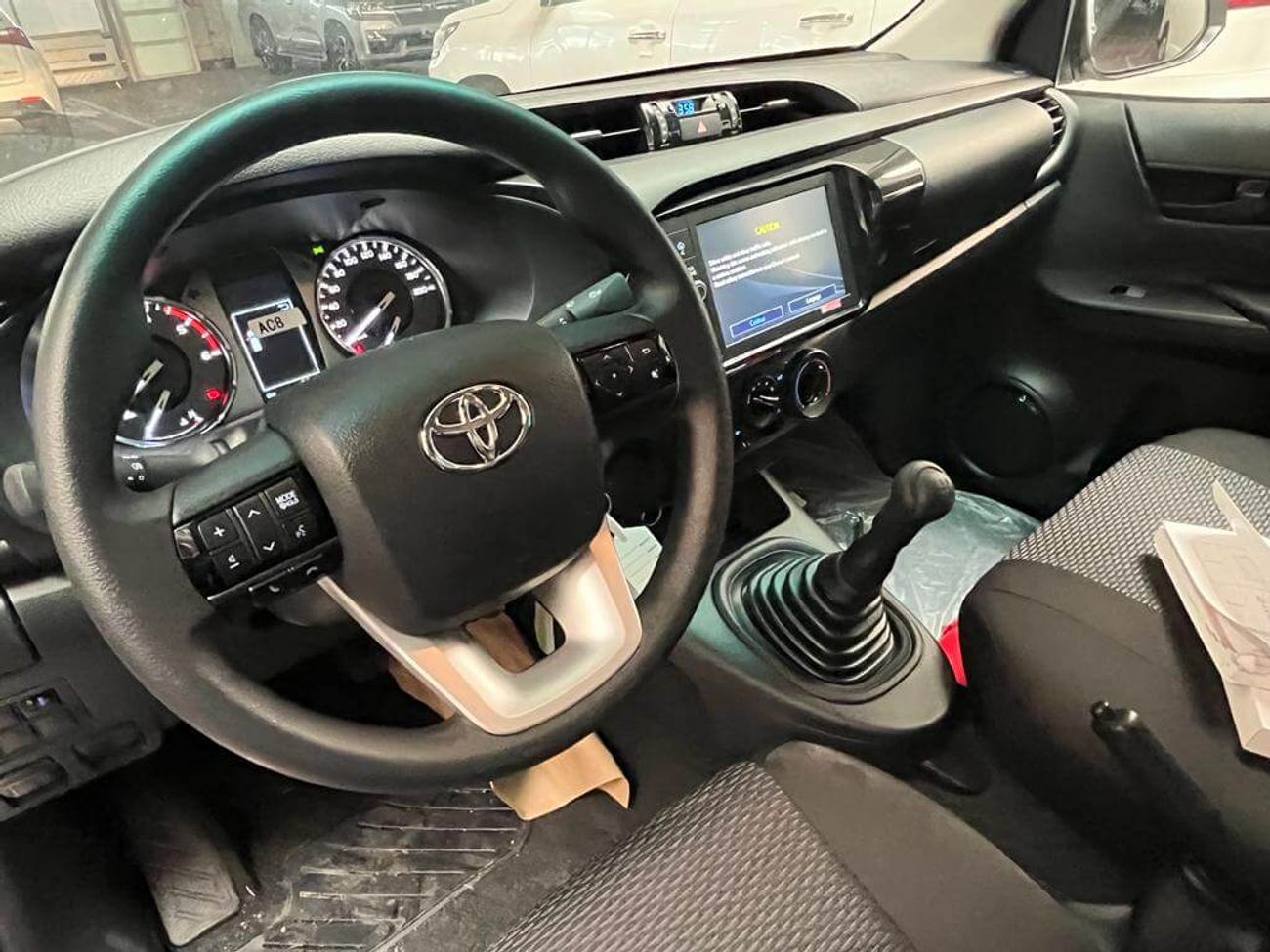 تويوتا هيلوكس Double Cabin, 2.4L, 4x2, Diesel