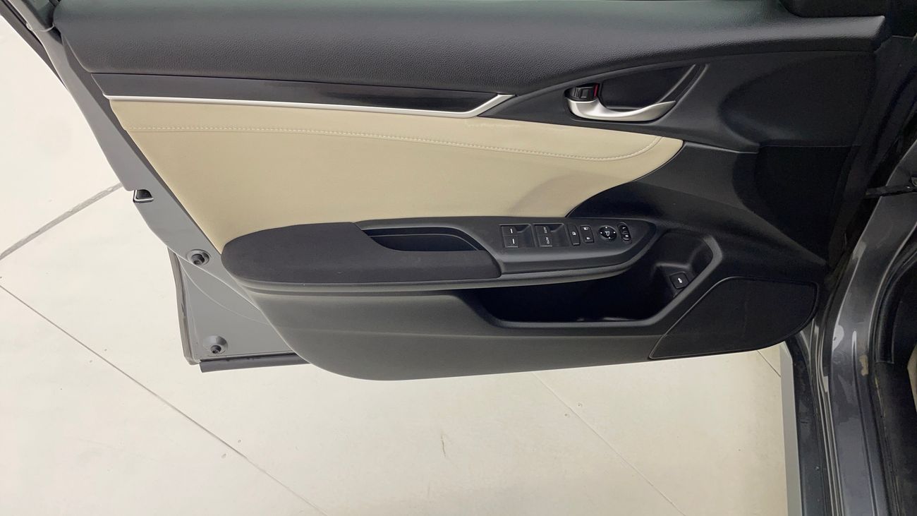 هوندا سيفيك LX SPORT 1.6 | بدون دفعة مقدمة | اختبار القيادة في المنزل