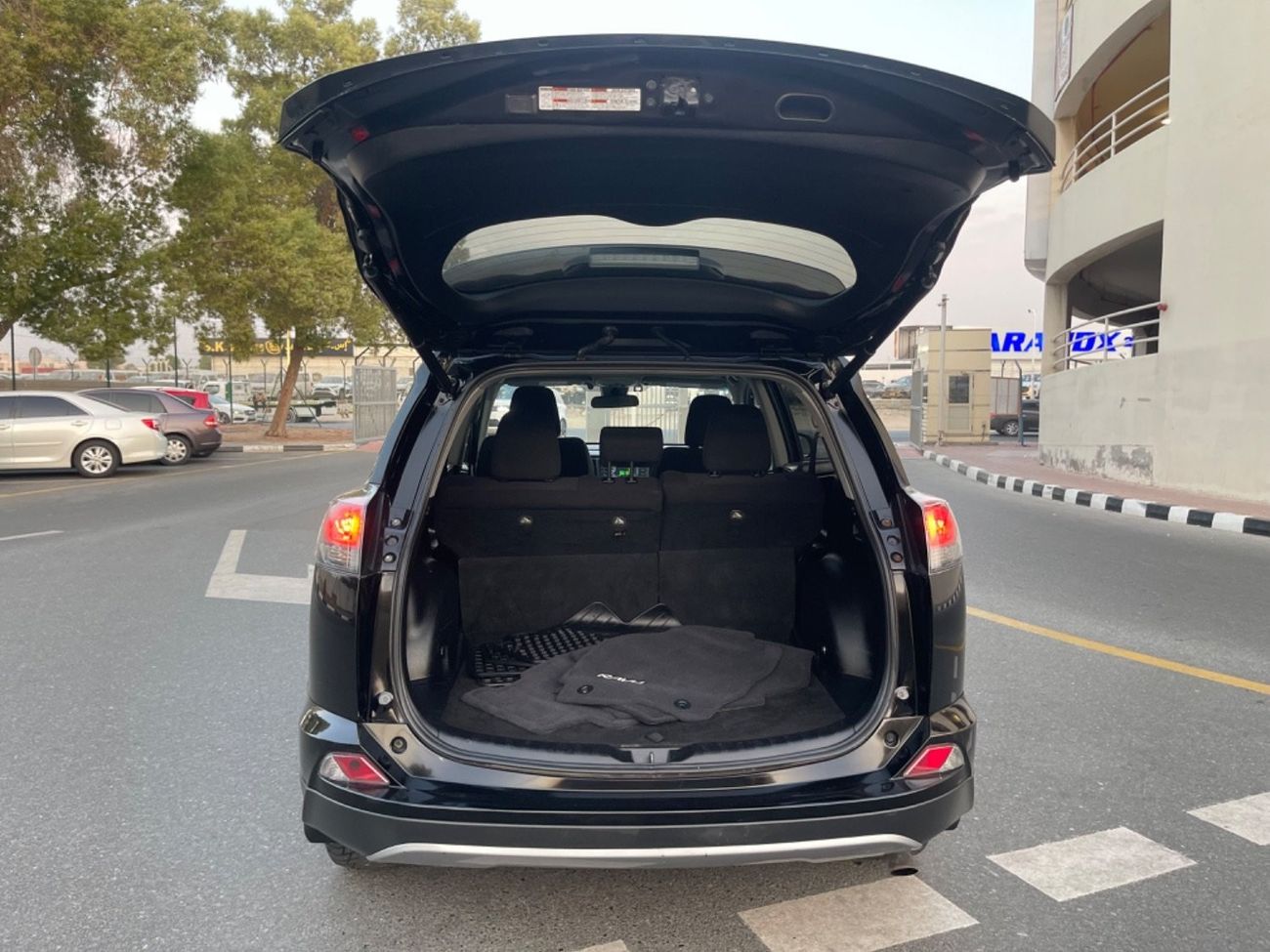 تويوتا راف ٤ 2017 RAV4 XLE AWD FULL OPTION