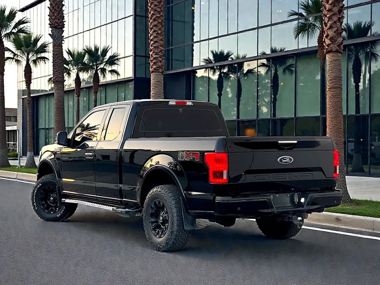 فورد F 150 Lariat Special Edition 3.5L 1,240 P.M | | F150 | LARIAT | GCC | FULL SERVICE HISTORY | ORIGINAL PAIN