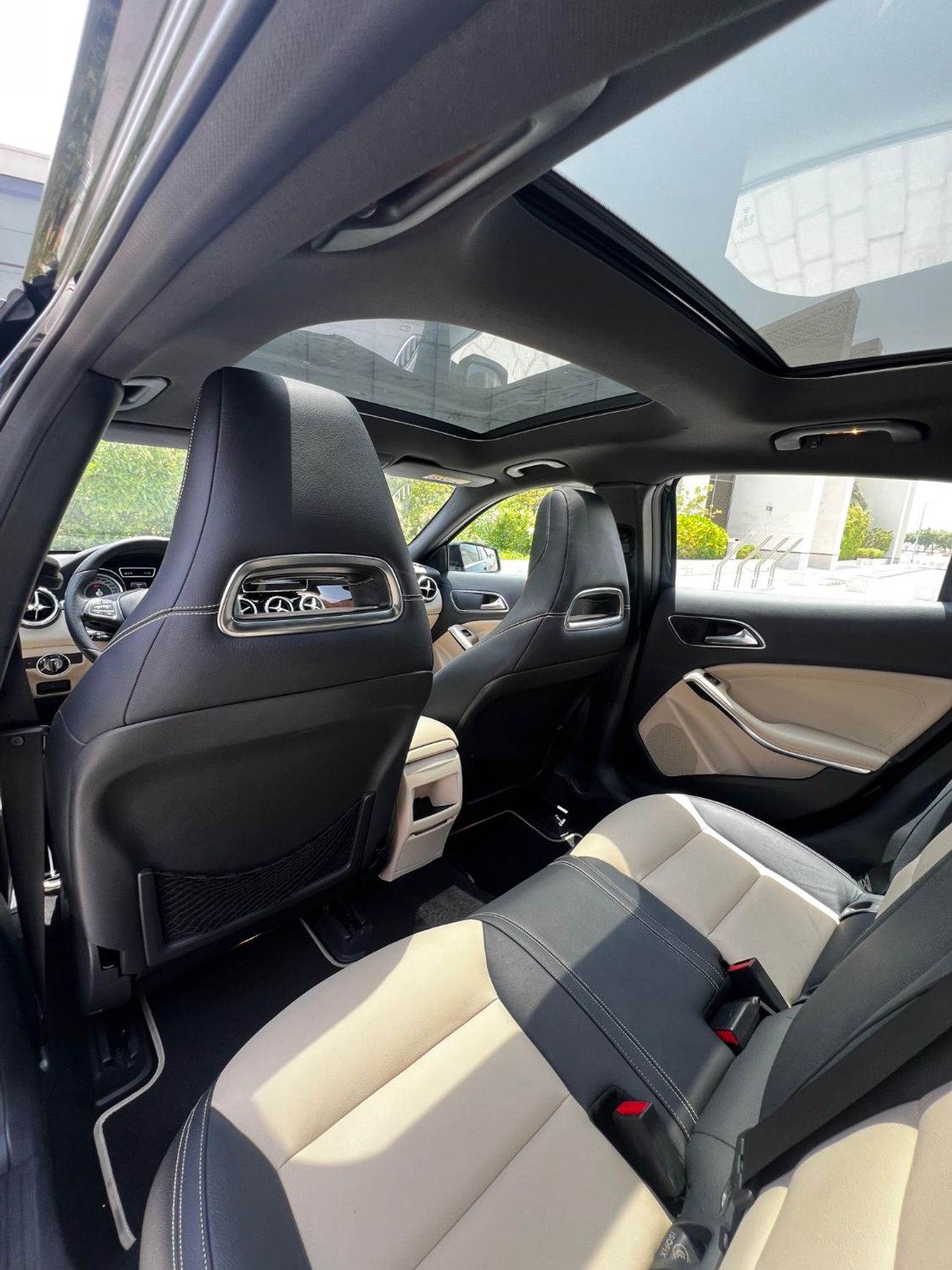 Mercedes-Benz GLA 250 Std 2.0L (211 HP) GLA250 Panoramic GCC