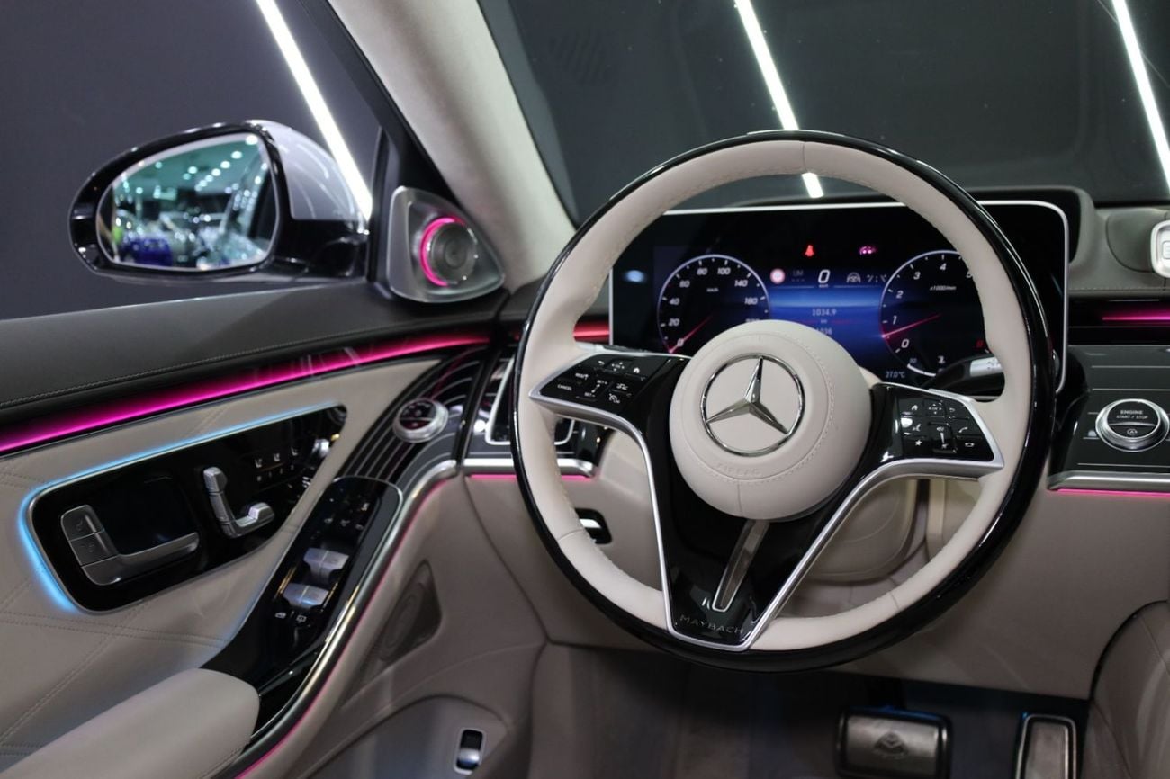 Mercedes Maybach S680 Maybach Two-Tone, Executive Rear Seat Package, Gargash Warranty + Service!!
