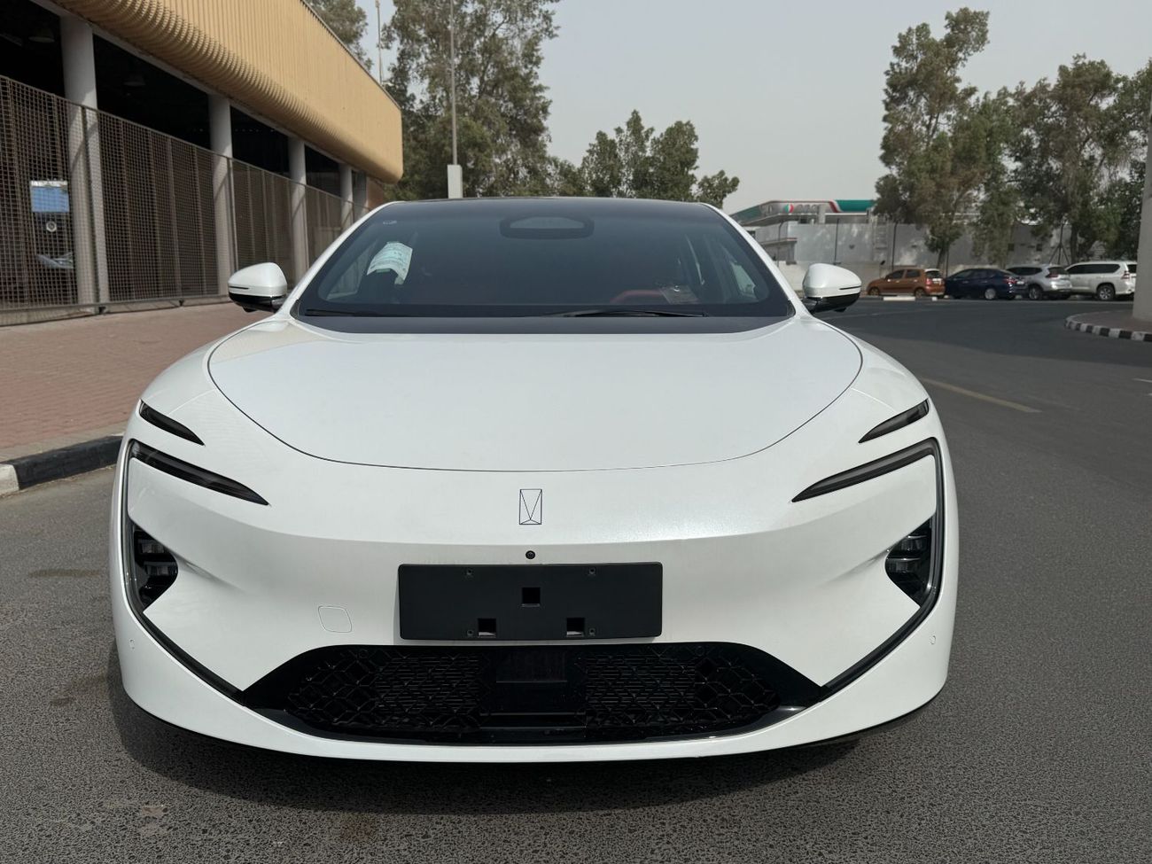 أفاتر 12 Luxury RWD