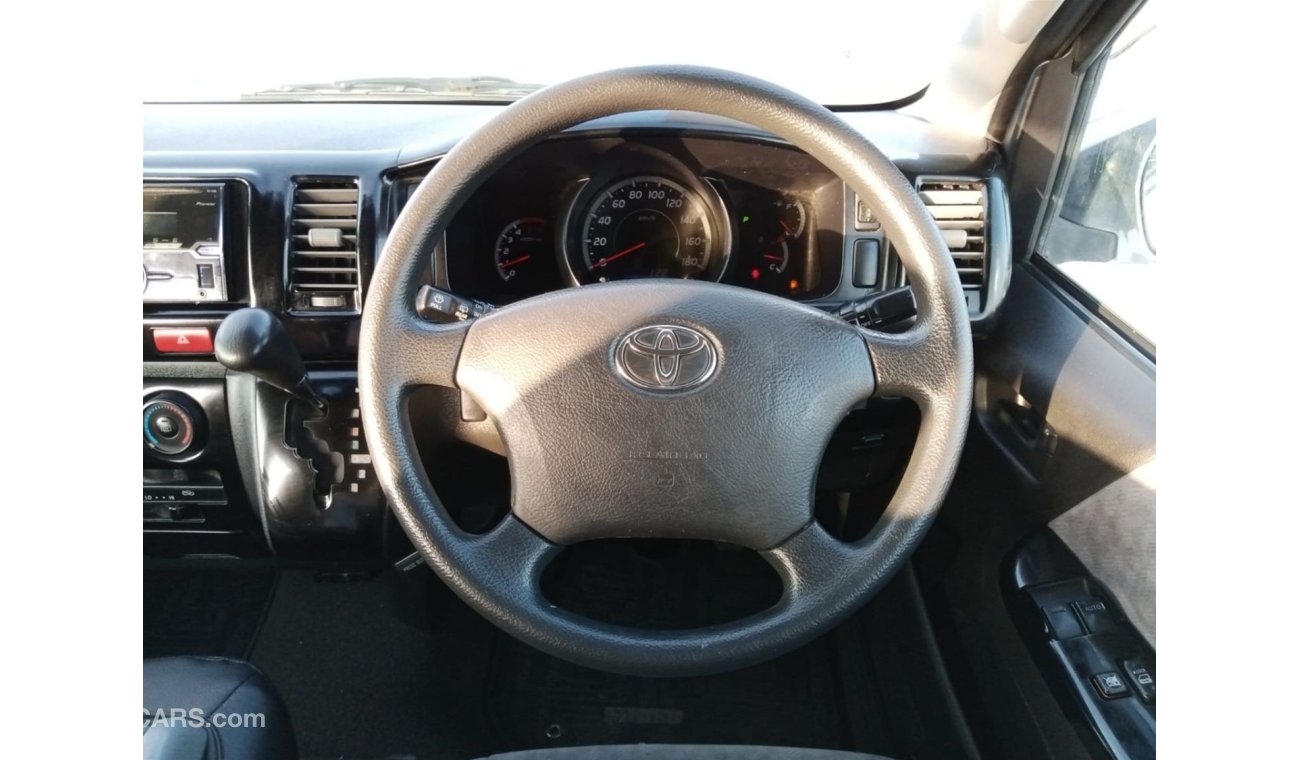 Toyota Hiace TOYOTA HIACE SUPER GL RIGHT HAND DRIVE (PM949)