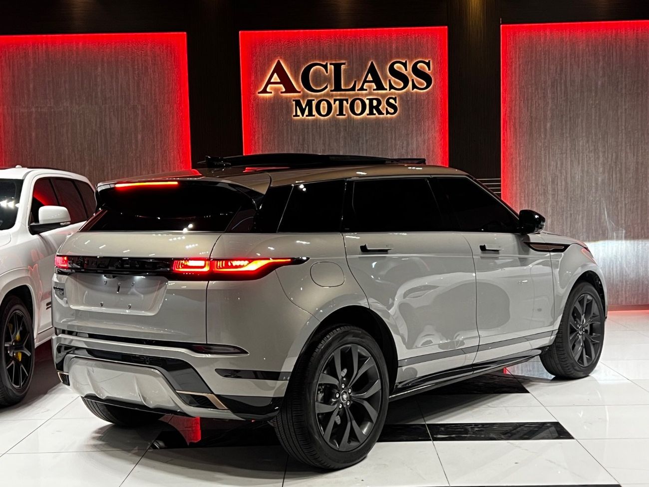 Land Rover Range Rover Evoque P250 SE 2.0L