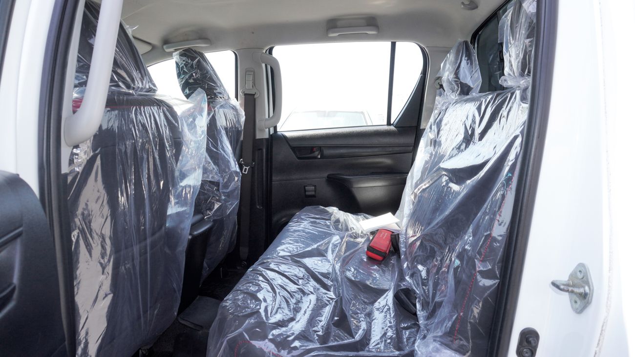 تويوتا هيلوكس GL with 2024 body Kit