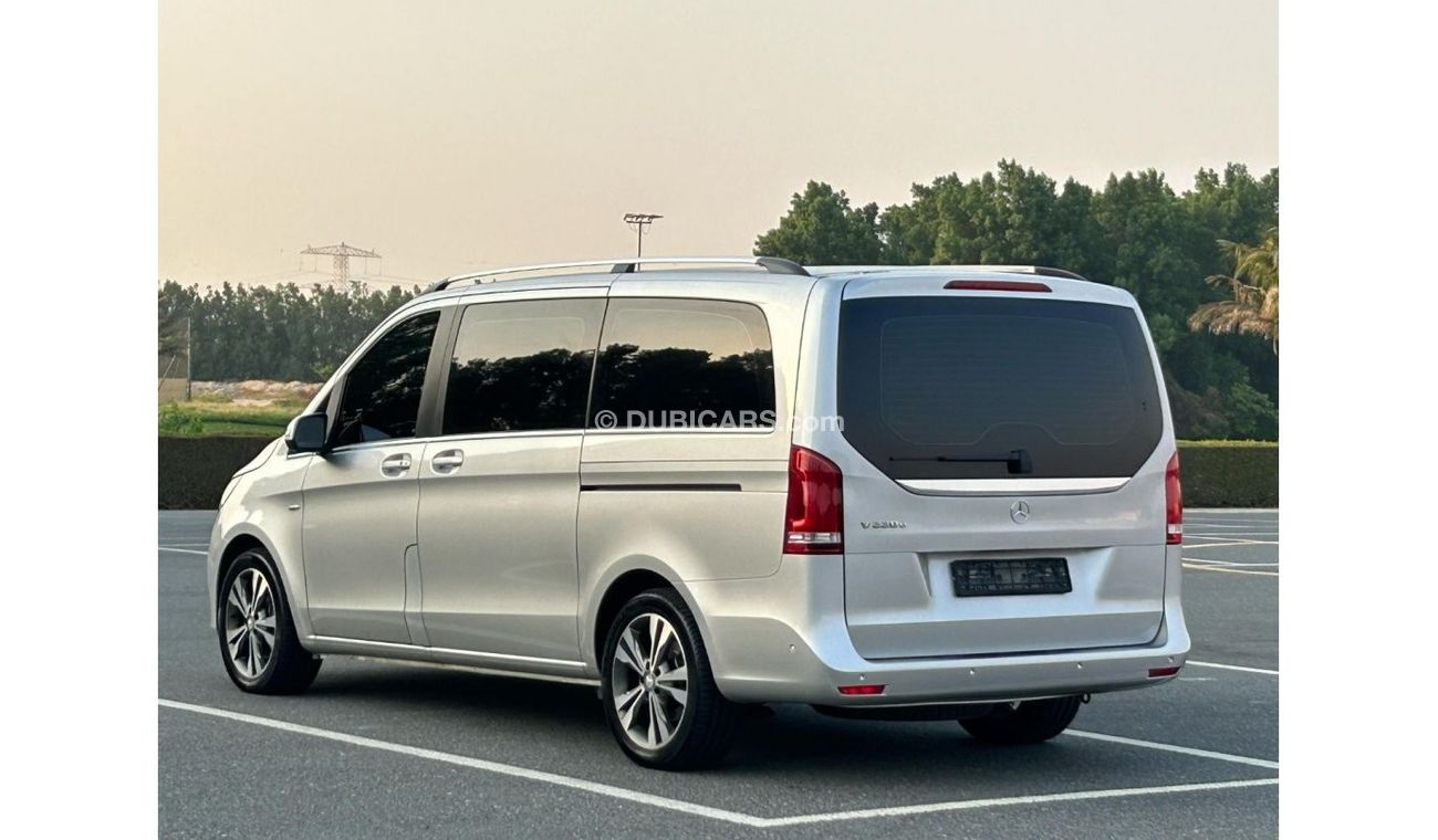 Mercedes-Benz V 220 V-220 Diesel V4 Full Option // Perfect Condition in side out side //