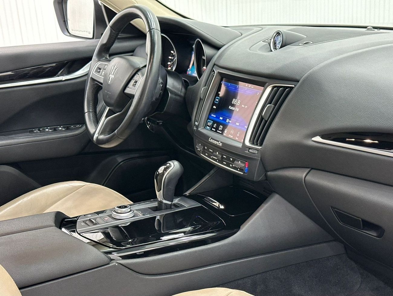 Maserati Levante Std 2017 Maserati Levante, 1 Year Warranty, Full Service History, GCC