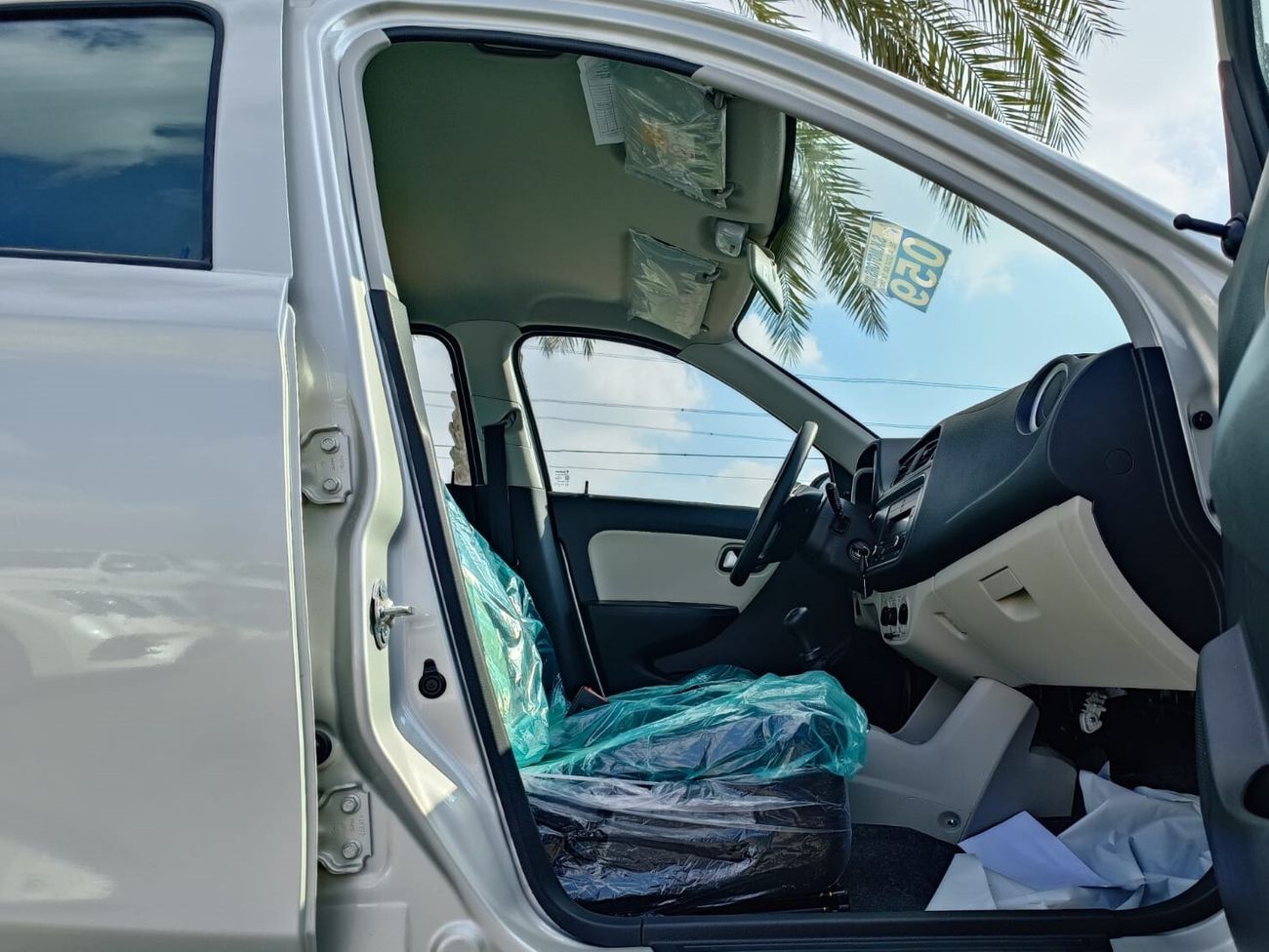 Suzuki Alto 0.8L PETROL / 13" TYRE / FRONT A/C / Brand New Stock 2023 (CODE # ALGLXM)