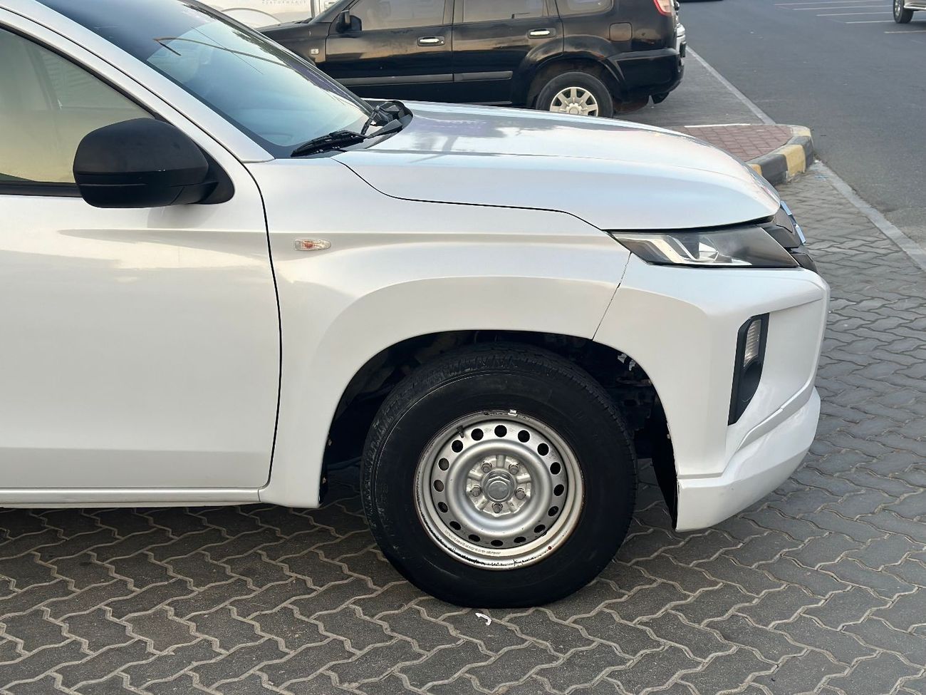 Mitsubishi L200 GL 2.4L (128 HP) Double Cab Utility