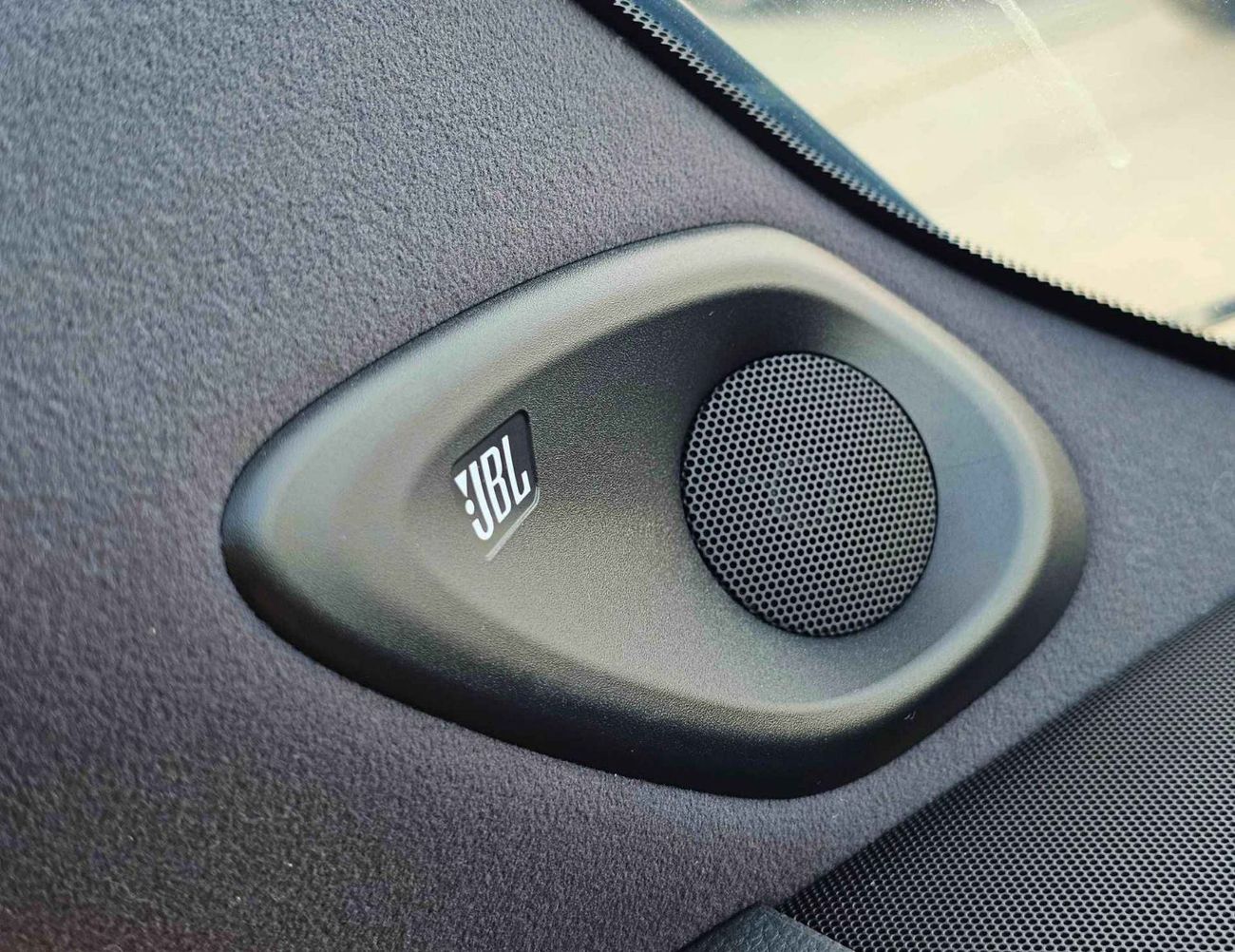 Toyota Land Cruiser LC300 VXR-Z / 3.3L V6 DIESEL HUD BIG DVD JBL EXCLUSIVE / HEADUP (CODE # VXR-Z)