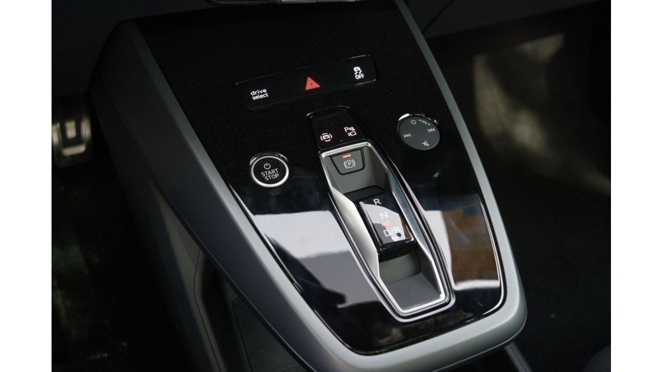 Audi etron 2023 | AUDI | Q5 E-TRON 40 | GLARE EDITION