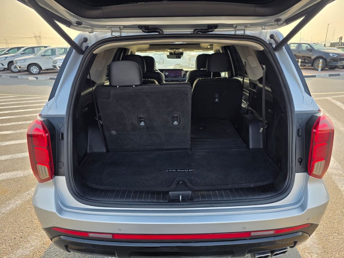 Hyundai Palisade 3.8L GDi Limited Sunroof , MoonRoof , 360 camera , 7 seater and Parking sensors