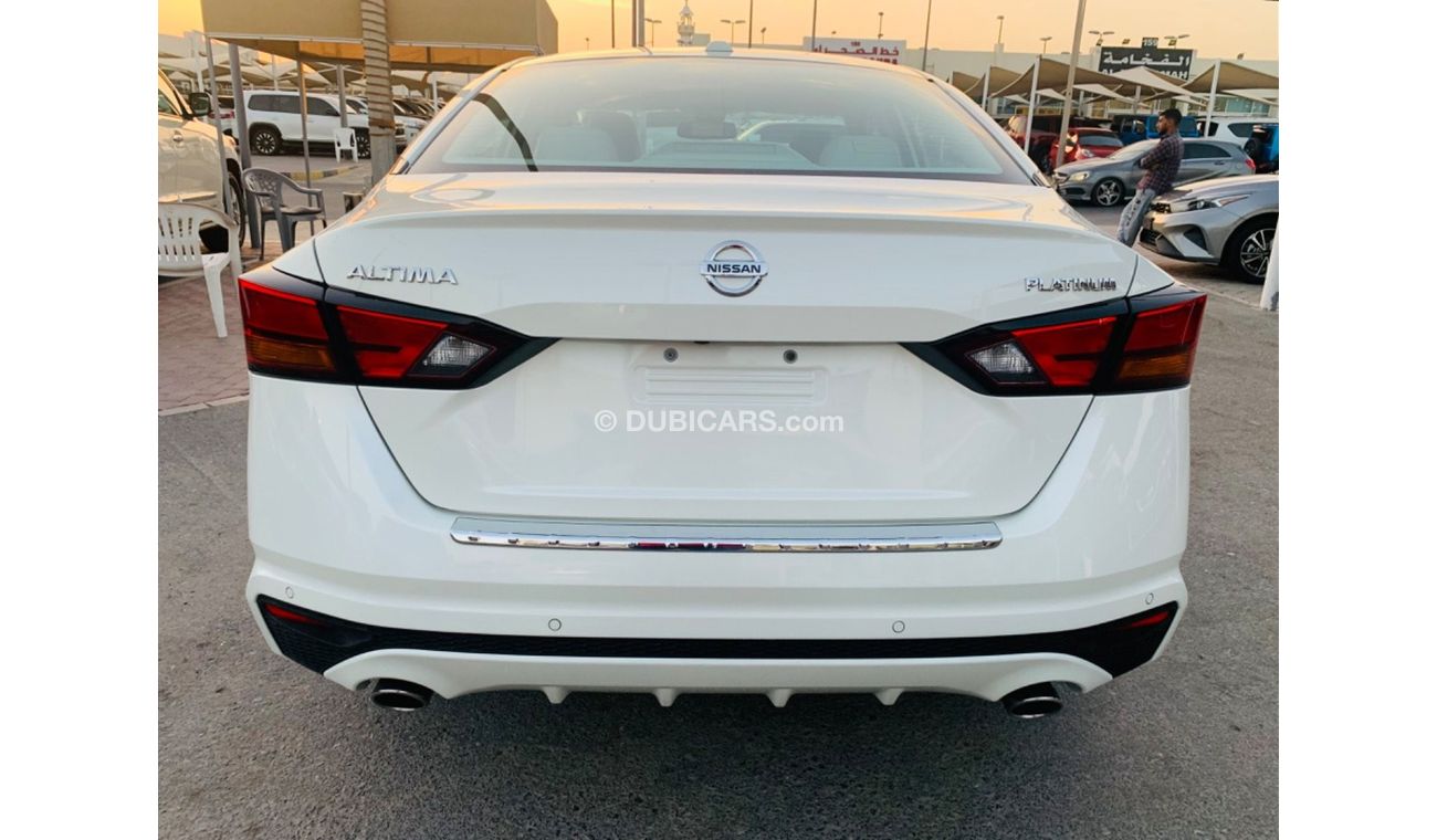 Used Nissan Altima SL 2021 for sale in Sharjah - 651204
