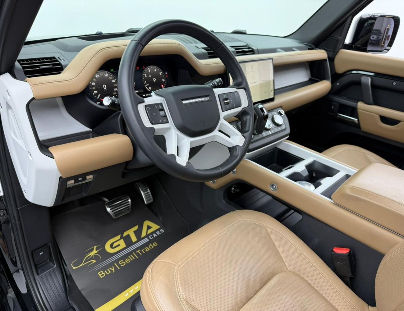 Land Rover Defender 2025 Land Rover Defender 110 X-Dynamic HSE, 2029 LR Warranty + Service History, Low Km, GCC